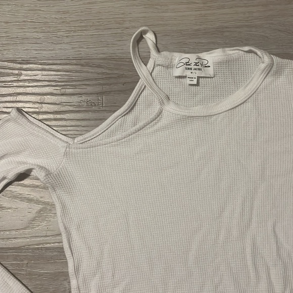 ✨NWOT✨ FEED THE PIECE by Terre Jacobs White Cut Out Thermal in M/L fits like XS - Picture 2 of 2